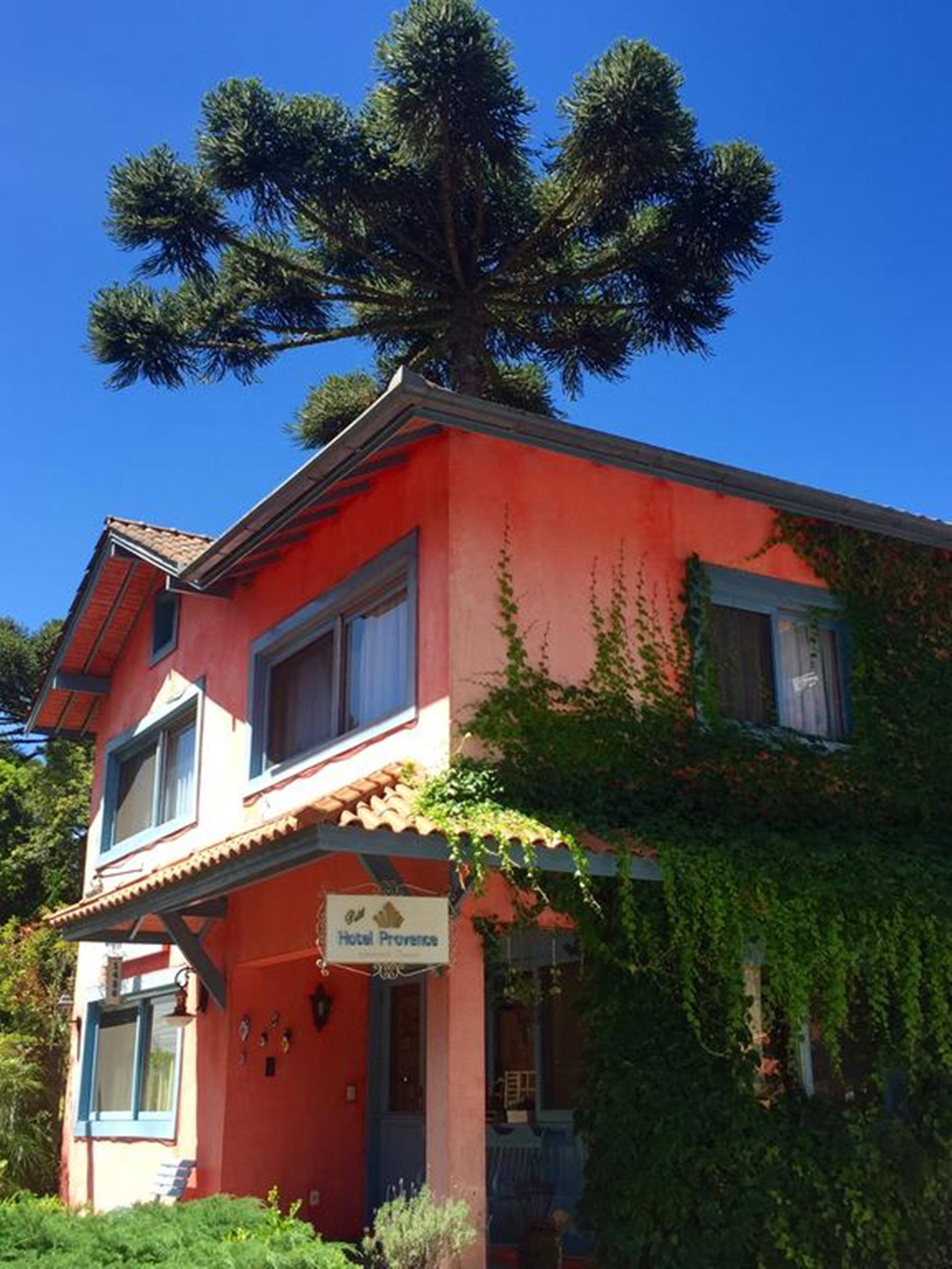 Petit Hotel Provence Gramado Esterno foto