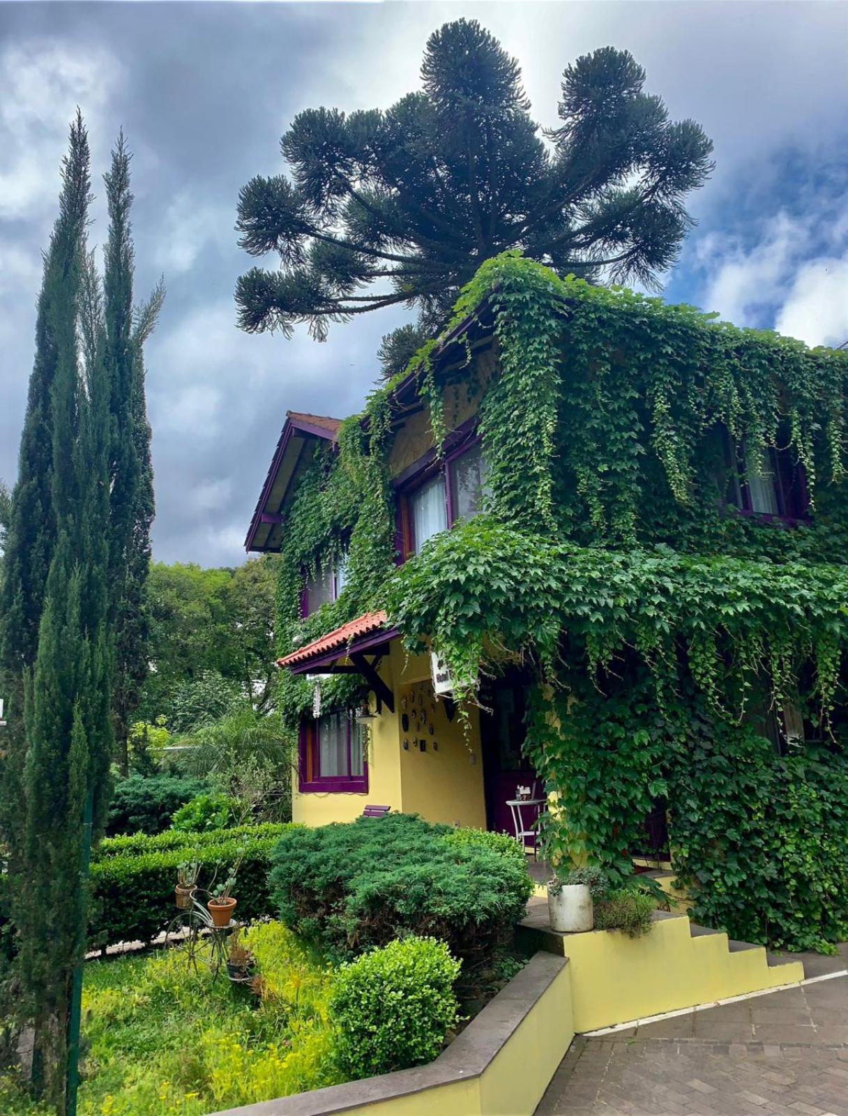 Petit Hotel Provence Gramado Esterno foto